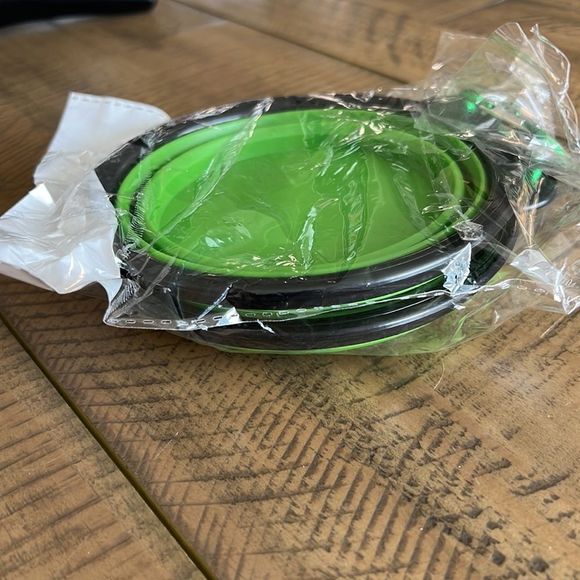 🎈Host pick 🎈On the go doggie dishes - Picture 4 of 6